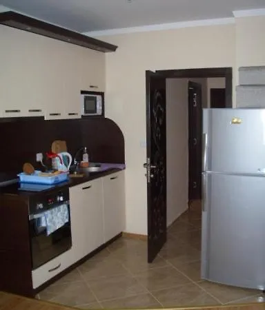 со спальней в апарт-отеле Bahami-residens Apartament Sunny Beach